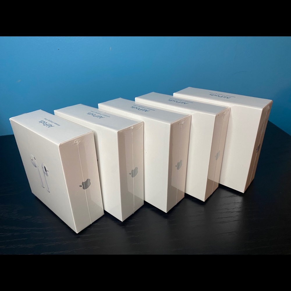 BRAND NEW: Apple AirPods 2nd Generation